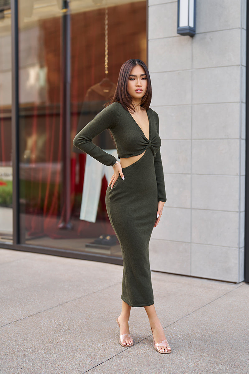 LONG SLEEVE KNITTED MAXI DRESS